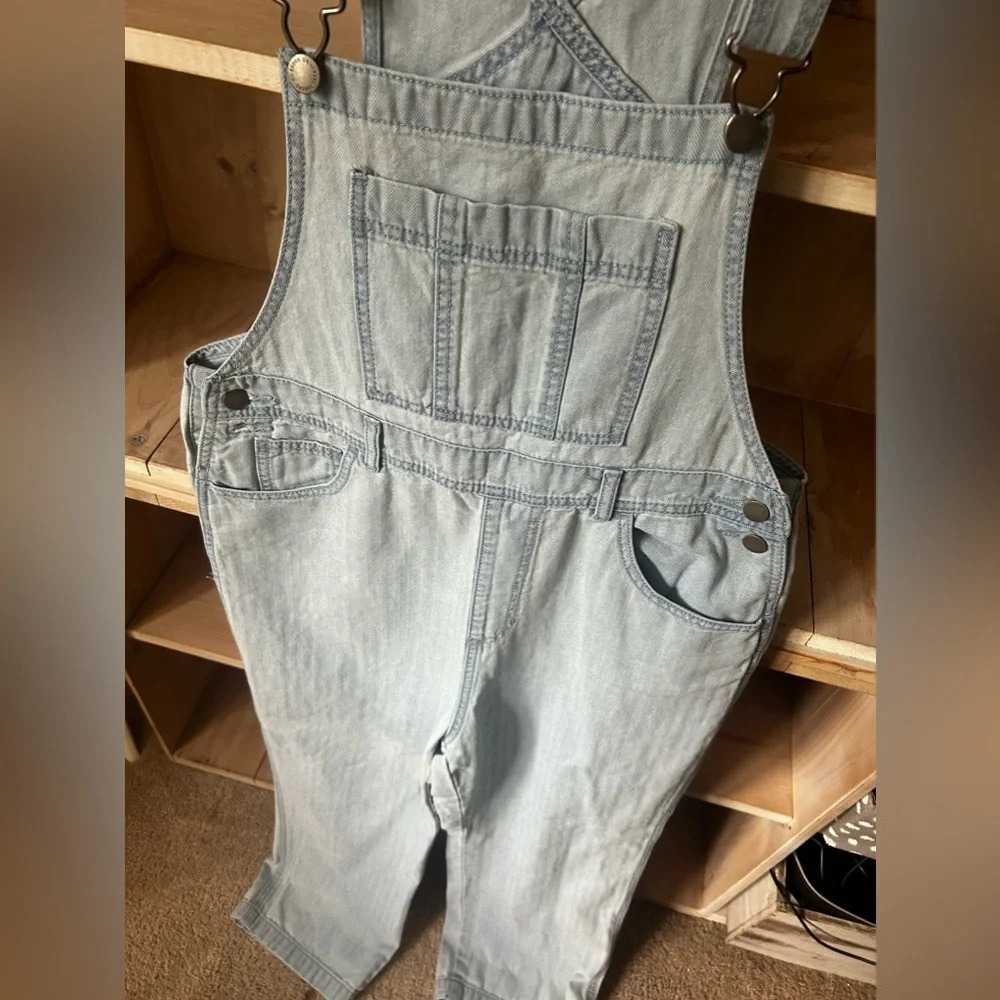 Universal Thread Light Wash Denim Overalls - Picture 4 of 11
